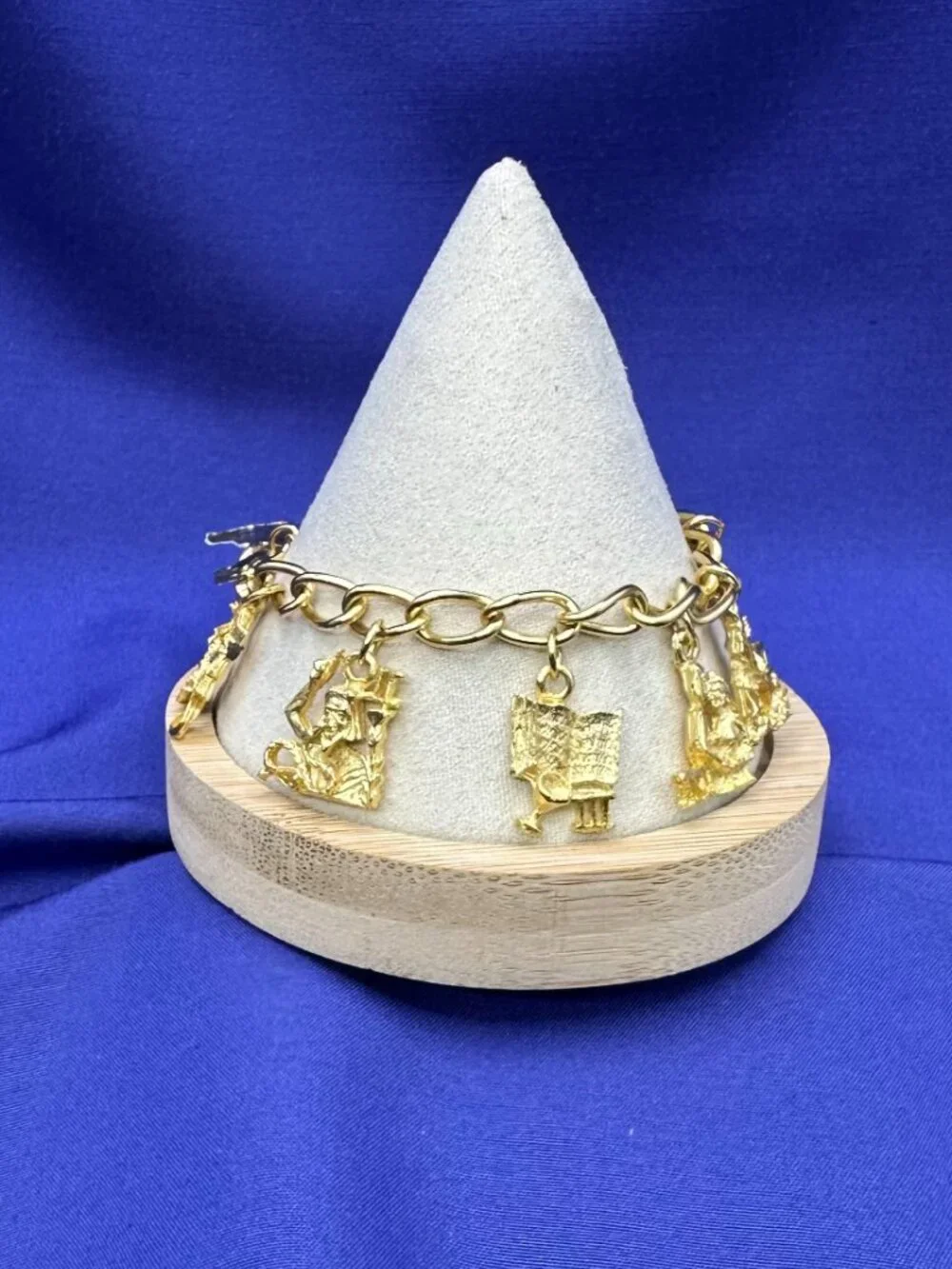 VTG Ultra Craft Gold-Plated Ten Commandment Figure Charm Bracelet